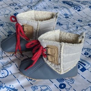 Old Navy baby booties